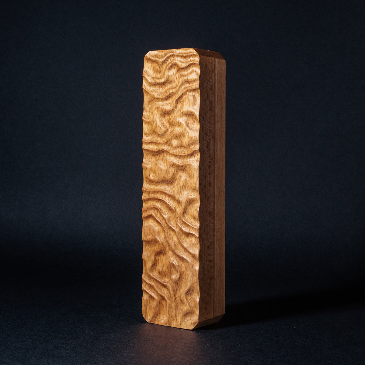 Vertical Jewellery Box made of beech wood with a 3d pattern on the outside